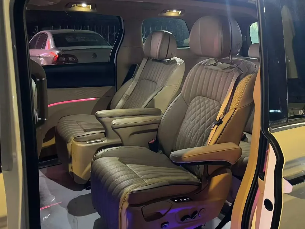 2022 Voyah Dream 1.5T 136HP L4 PHEV 25.57KWH,autocango,china used car exporter,china ev exporter,chinese used car exporter,chinese used ev exporter