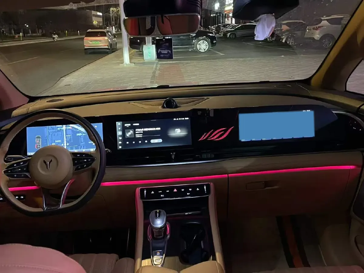 2022 Voyah Dream 1.5T 136HP L4 PHEV 25.57KWH,autocango,china used car exporter,china ev exporter,chinese used car exporter,chinese used ev exporter