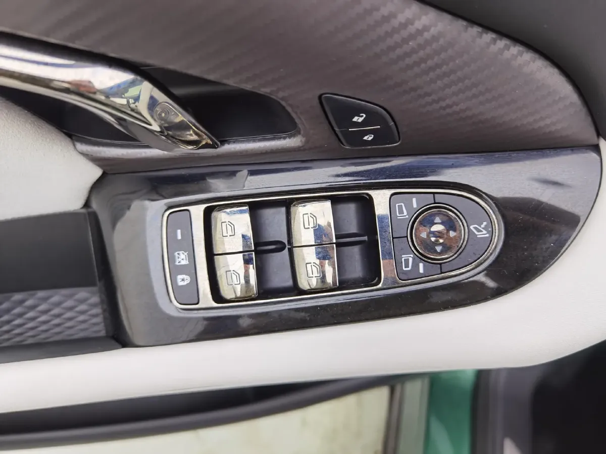 2025 Voyah FREE 1.5T 150HP L4 REEV 43KWH,autocango,china used car exporter,china ev exporter,chinese used car exporter,chinese used ev exporter