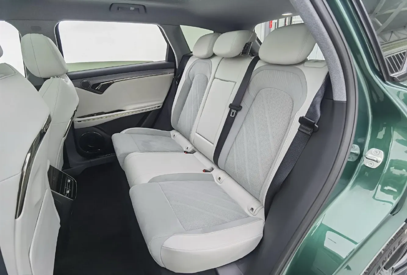 2025 Voyah FREE 1.5T 150HP L4 REEV 43KWH,autocango,china used car exporter,china ev exporter,chinese used car exporter,chinese used ev exporter