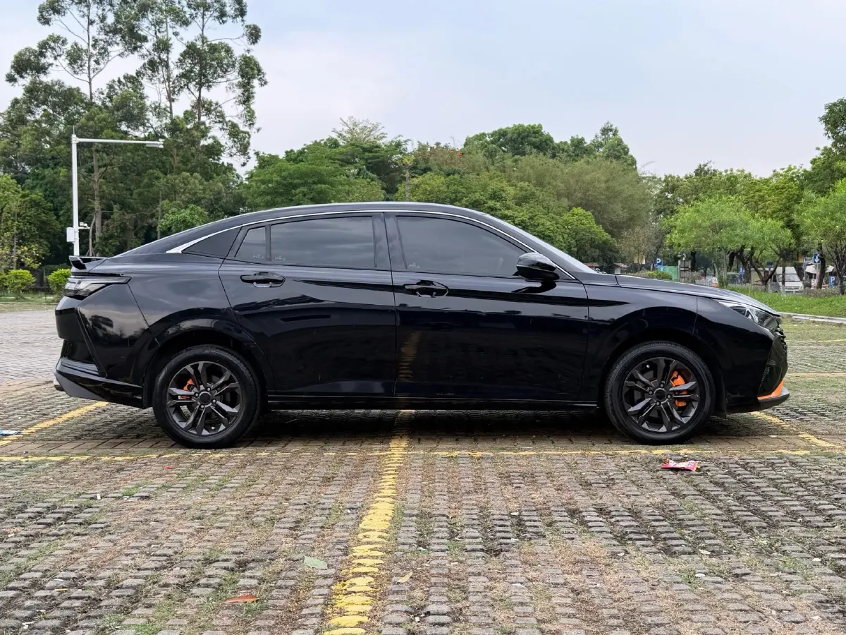 2023 DongFeng Aeolus YiXuan 1.5L 125HP L4 6DCT,autocango,china used car exporter,china ev exporter,chinese used car exporter,chinese used ev exporter