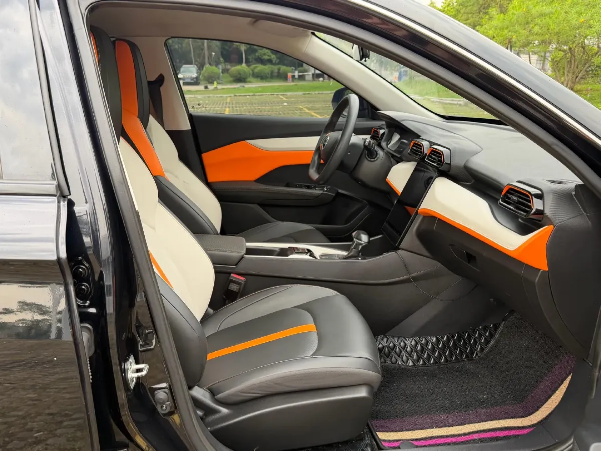 2023 DongFeng Aeolus YiXuan 1.5L 125HP L4 6DCT,autocango,china used car exporter,china ev exporter,chinese used car exporter,chinese used ev exporter