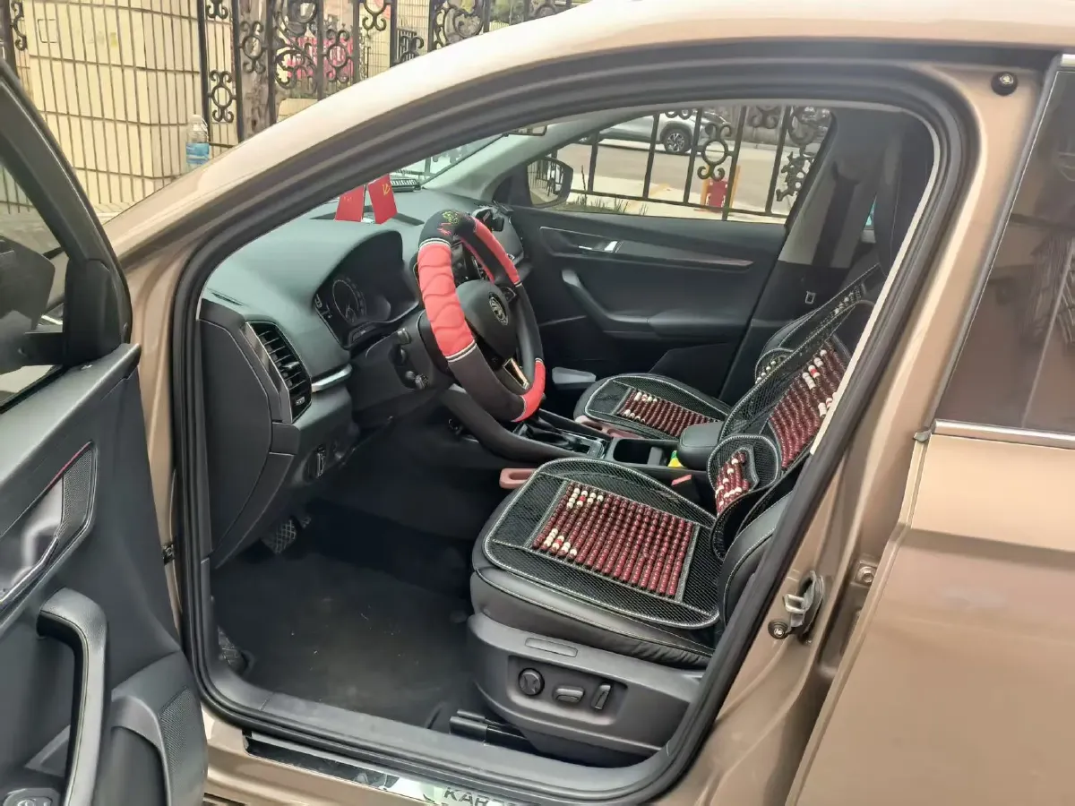 2020 Skoda Karoq 1.4T 150HP L4 7DCT,autocango,china used car exporter,china ev exporter,chinese used car exporter,chinese used ev exporter