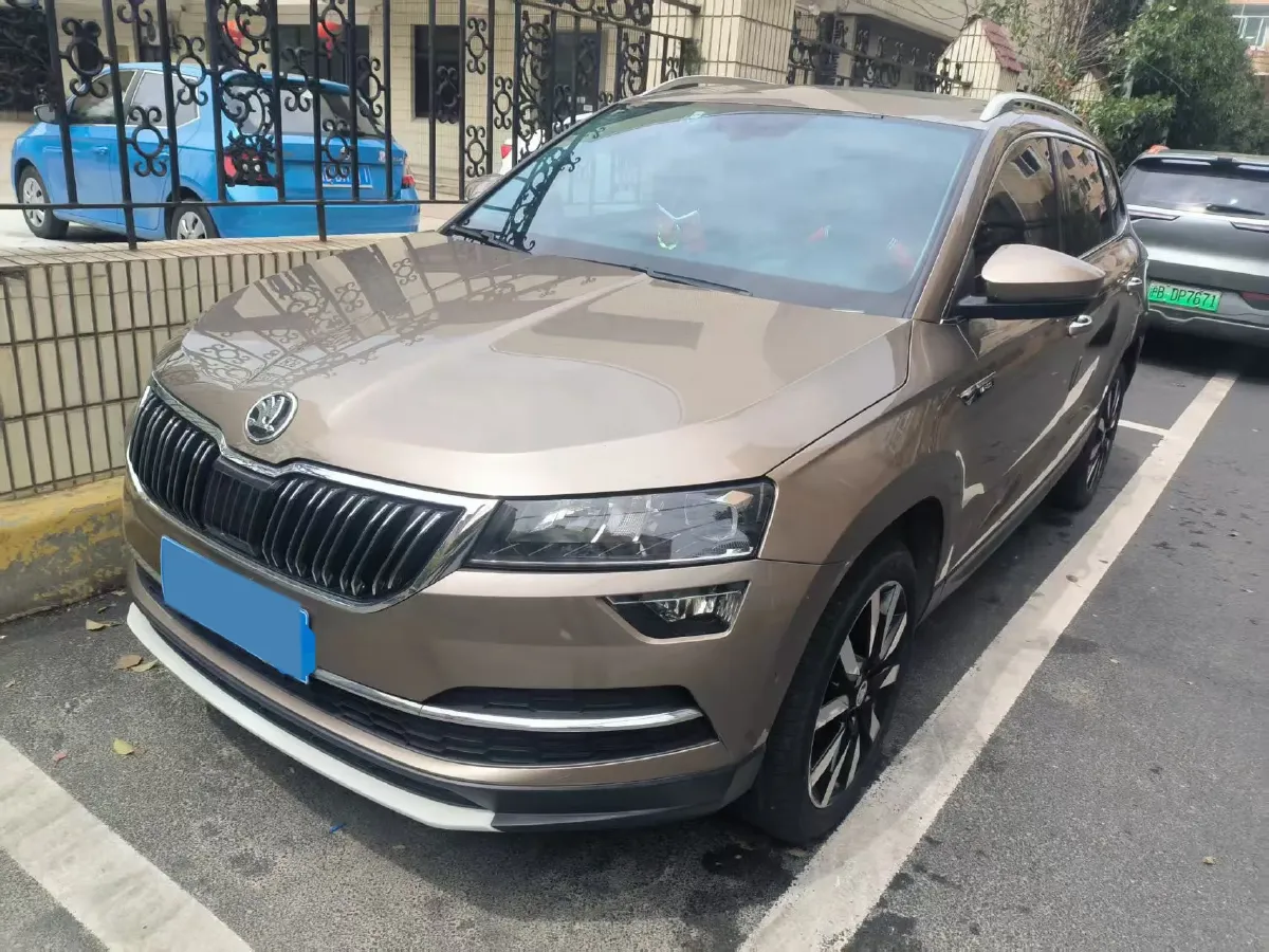 2020 Skoda Karoq 1.4T 150HP L4 7DCT,autocango,china used car exporter,china ev exporter,chinese used car exporter,chinese used ev exporter