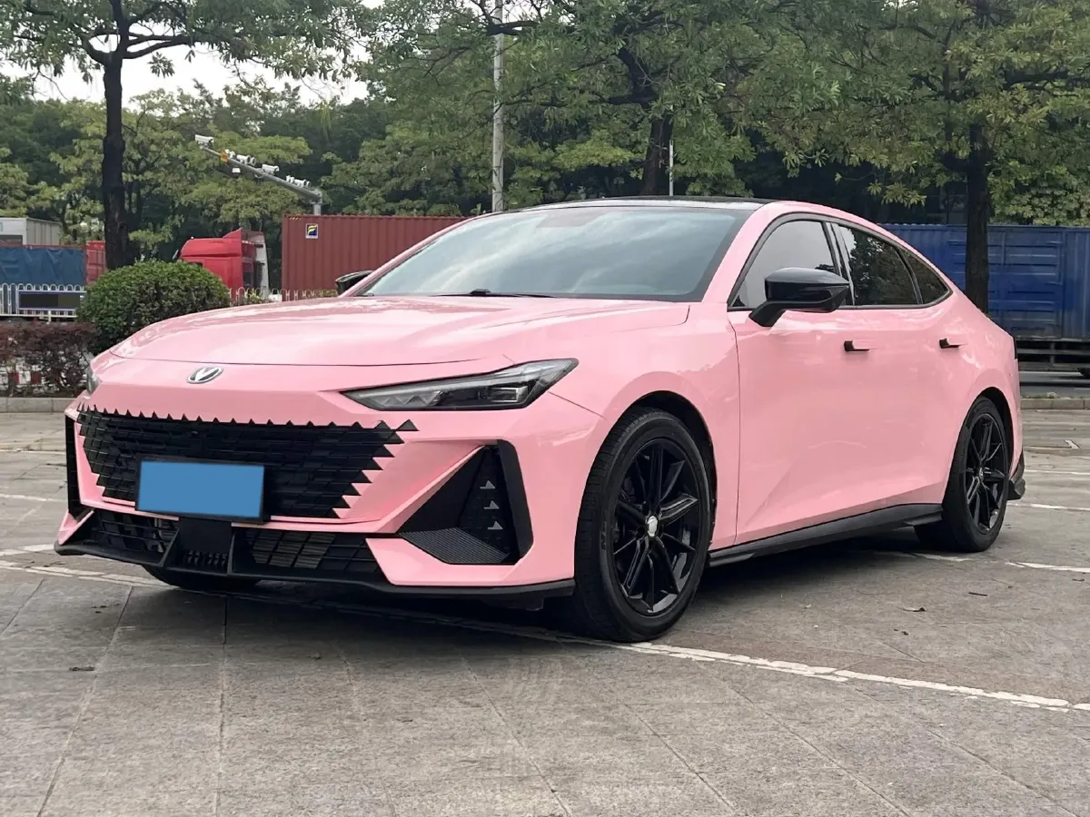 2022 ChangAn UNI-V 1.5T 188HP L4 7DCT,autocango,china used car exporter,china ev exporter,chinese used car exporter,chinese used ev exporter