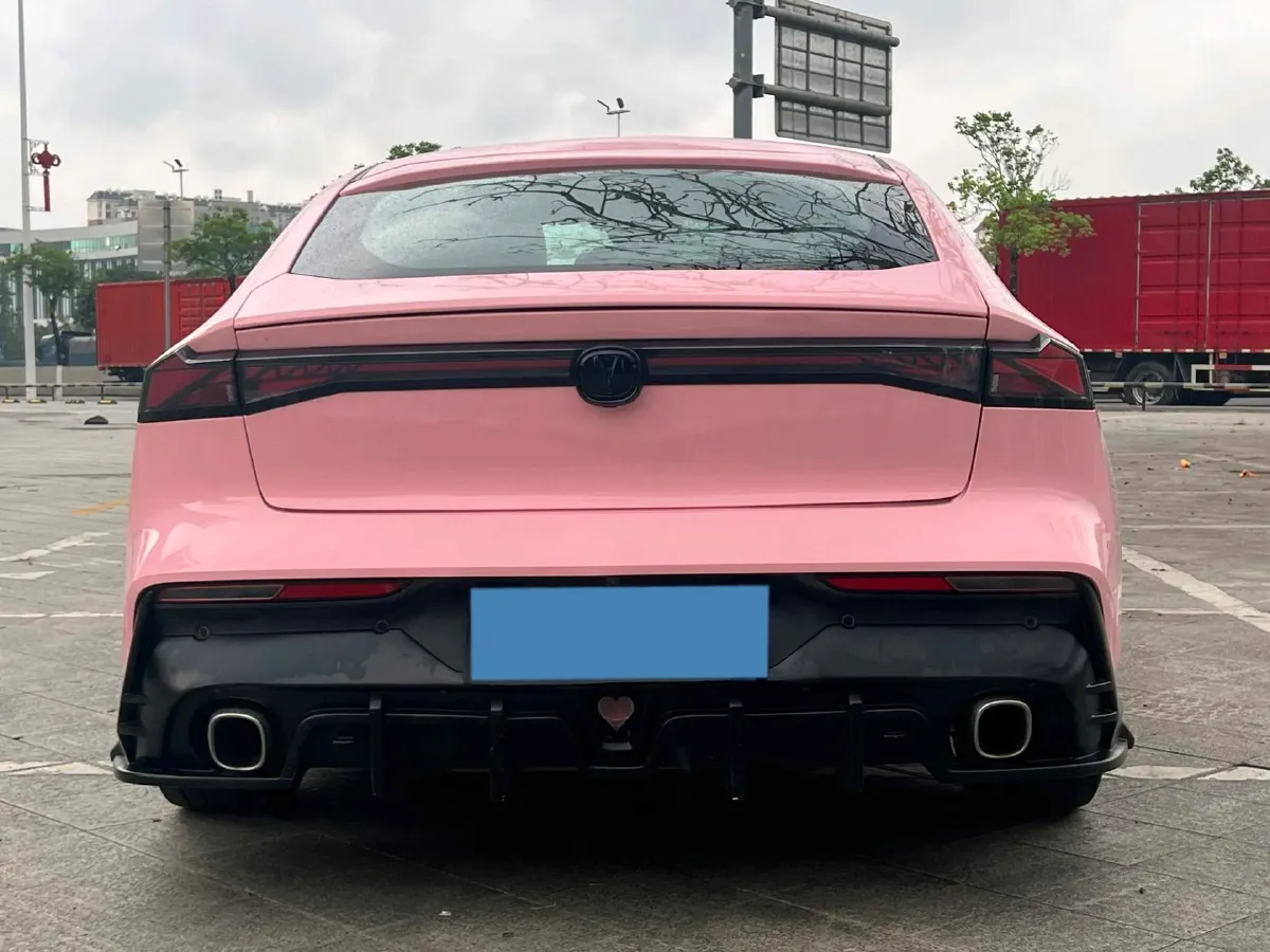 2022 ChangAn UNI-V 1.5T 188HP L4 7DCT,autocango,china used car exporter,china ev exporter,chinese used car exporter,chinese used ev exporter