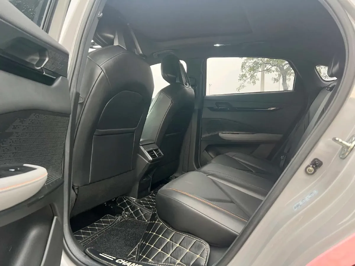 2022 ChangAn UNI-V 1.5T 188HP L4 7DCT,autocango,china used car exporter,china ev exporter,chinese used car exporter,chinese used ev exporter