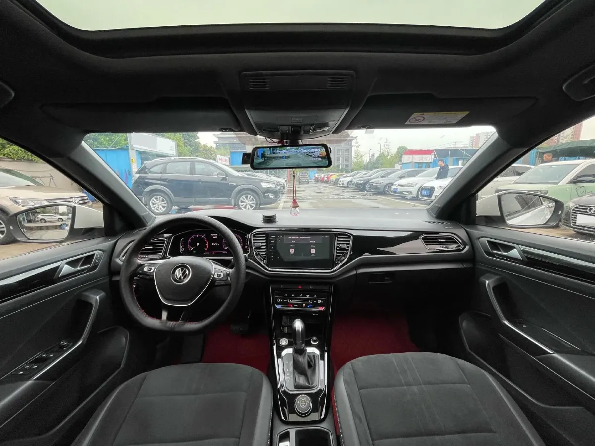 2021 Volkswagen T-Roc 1.4T 150HP L4 7DCT,autocango,china used car exporter,china ev exporter,chinese used car exporter,chinese used ev exporter