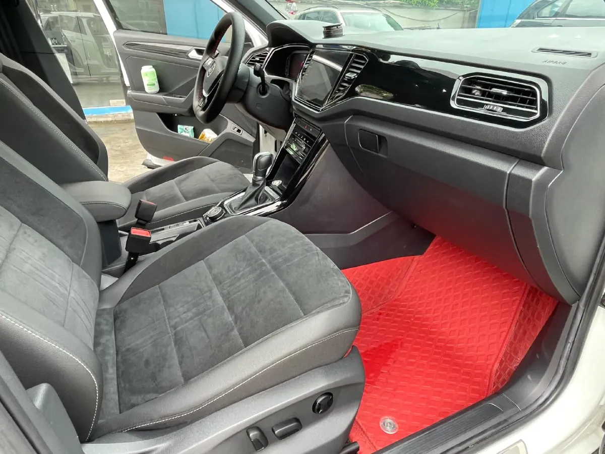 2021 Volkswagen T-Roc 1.4T 150HP L4 7DCT,autocango,china used car exporter,china ev exporter,chinese used car exporter,chinese used ev exporter