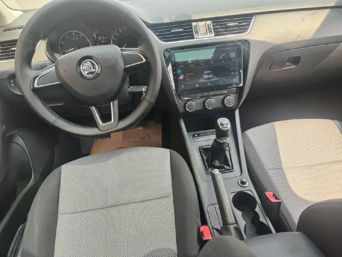 2018 Skoda Octavia 1.6L 110HP L4 5MT,autocango,china used car exporter,china ev exporter,chinese used car exporter,chinese used ev exporter