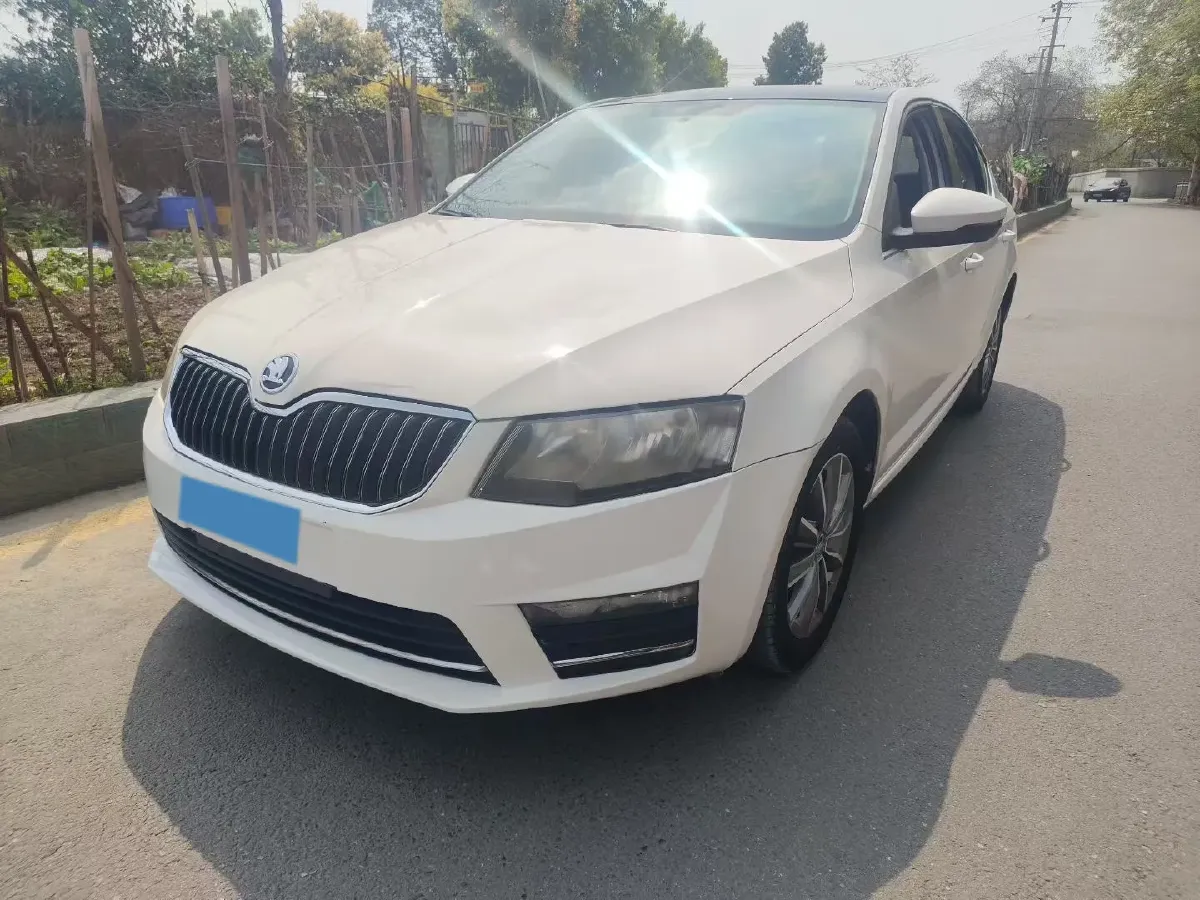 2018 Skoda Octavia 1.6L 110HP L4 5MT,autocango,china used car exporter,china ev exporter,chinese used car exporter,chinese used ev exporter