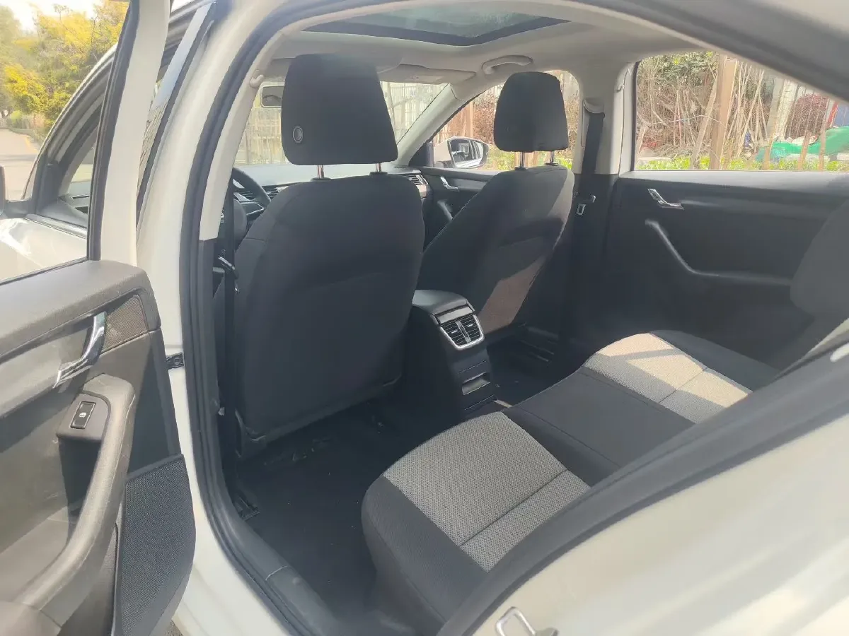 2018 Skoda Octavia 1.6L 110HP L4 5MT,autocango,china used car exporter,china ev exporter,chinese used car exporter,chinese used ev exporter