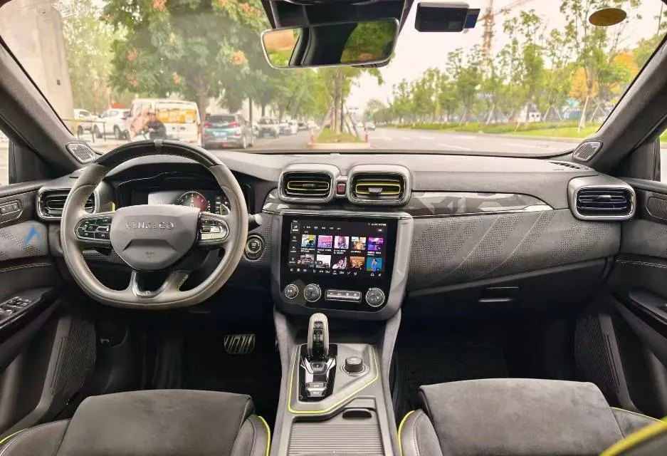 2023 Tank 300 2.0T 227HP L4 8AT,autocango,china used car exporter,china ev exporter,chinese used car exporter,chinese used ev exporter