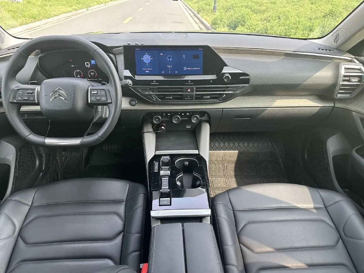 2023 Citroen C5 X 1.6T 175HP L4 8AT,autocango,china used car exporter,china ev exporter,chinese used car exporter,chinese used ev exporter