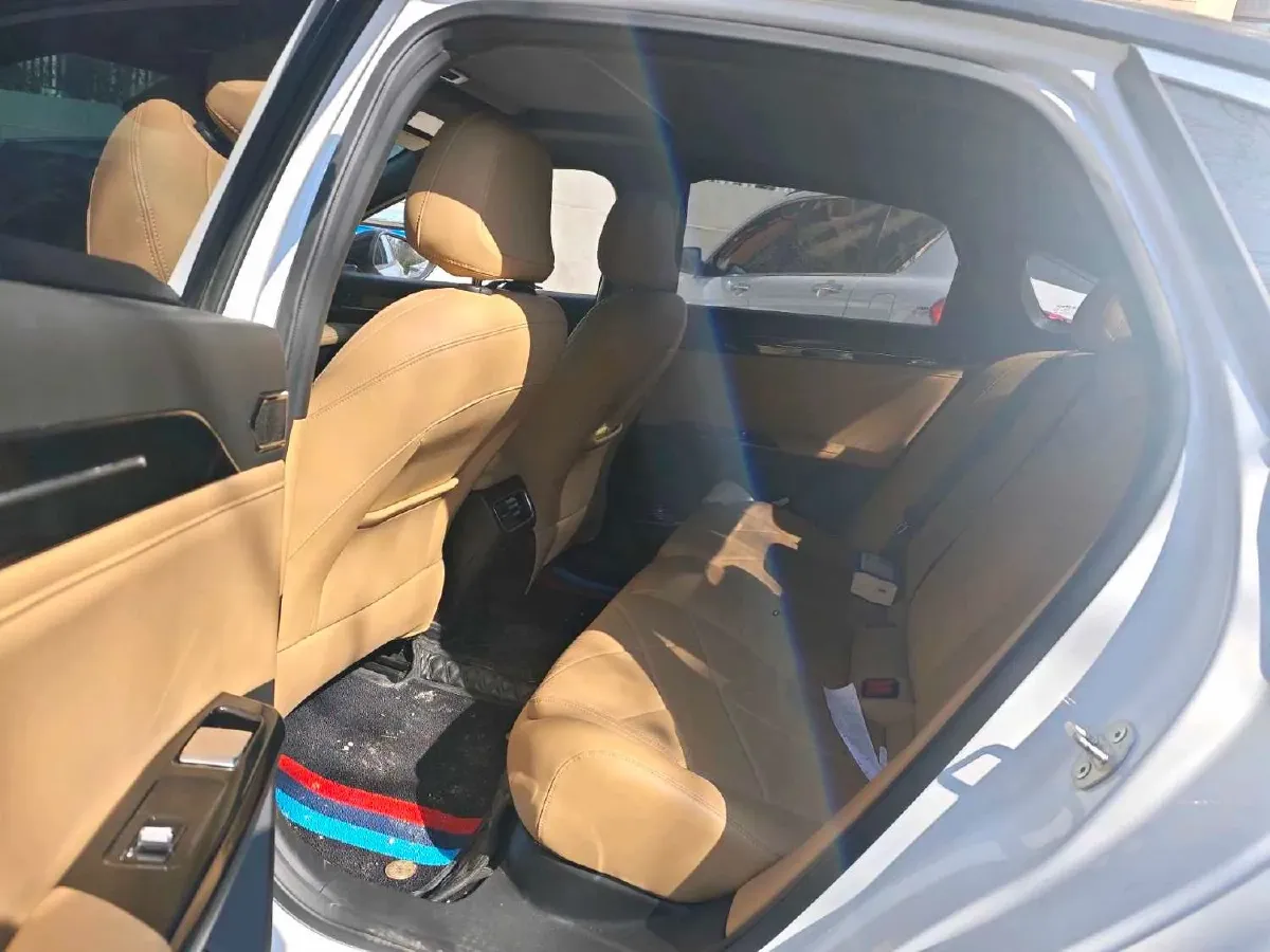 2023 Geely Galaxy L6 1.5T 163HP L4 3DHT PHEV,autocango,china used car exporter,china ev exporter,chinese used car exporter,chinese used ev exporter