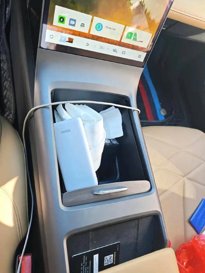 2023 Geely Galaxy L6 1.5T 163HP L4 3DHT PHEV,autocango,china used car exporter,china ev exporter,chinese used car exporter,chinese used ev exporter