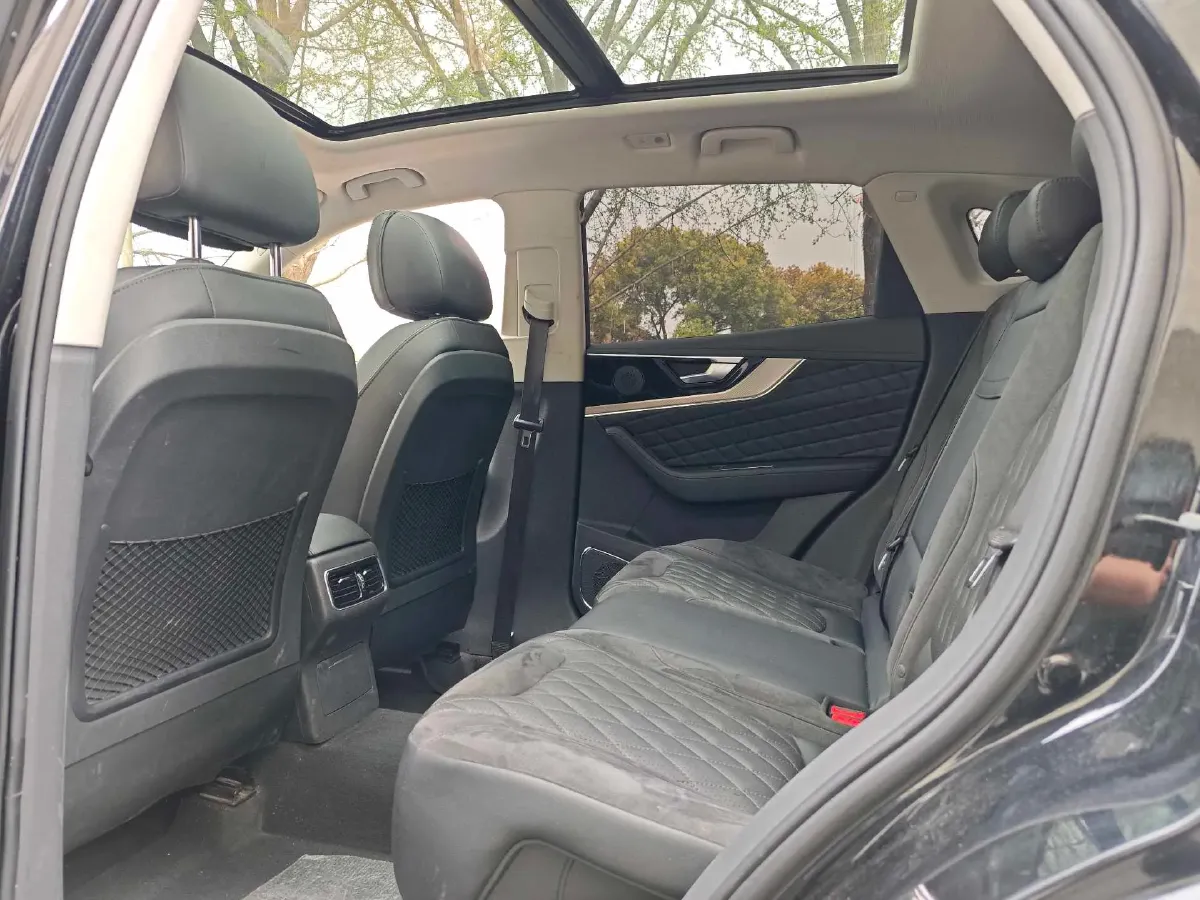 2019 HongQi HS5 2.0T 224HP L4 6AT,autocango,china used car exporter,china ev exporter,chinese used car exporter,chinese used ev exporter