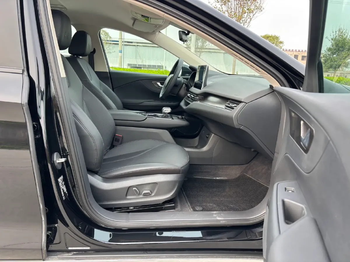 2022 HongQi E-QM5 BEV 54KWH,autocango,china used car exporter,china ev exporter,chinese used car exporter,chinese used ev exporter