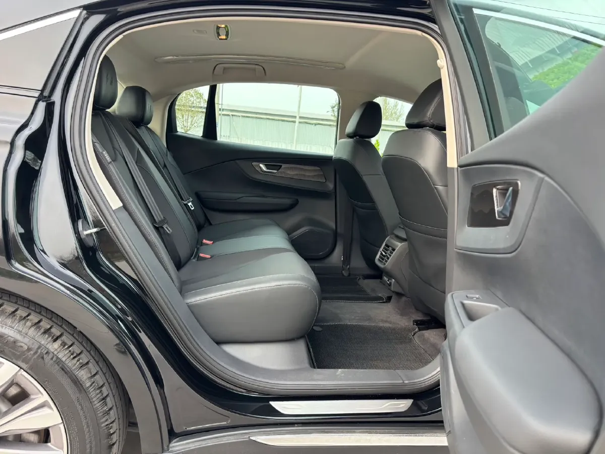 2022 HongQi E-QM5 BEV 54KWH,autocango,china used car exporter,china ev exporter,chinese used car exporter,chinese used ev exporter