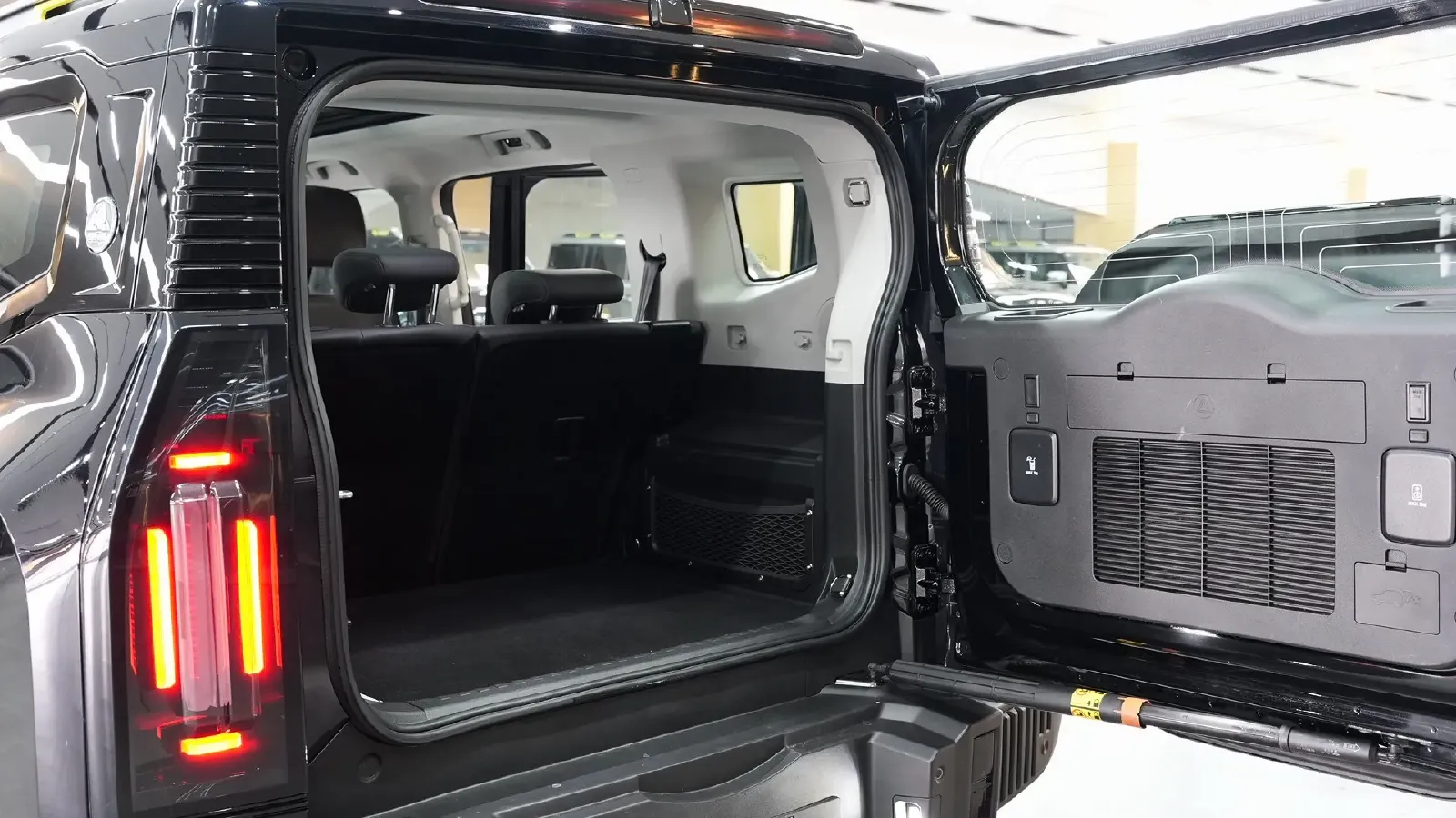 2024 Jetour ShanHai TravellerC-DM 1.5T 156HP L4 3DHT PHEV 43.24KWH,autocango,china used car exporter,china ev exporter,chinese used car exporter,chinese used ev exporter