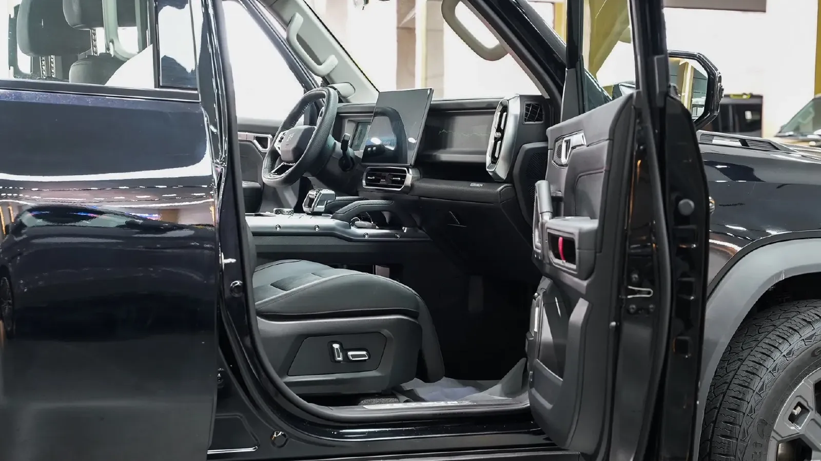 2024 Jetour ShanHai TravellerC-DM 1.5T 156HP L4 3DHT PHEV 43.24KWH,autocango,china used car exporter,china ev exporter,chinese used car exporter,chinese used ev exporter