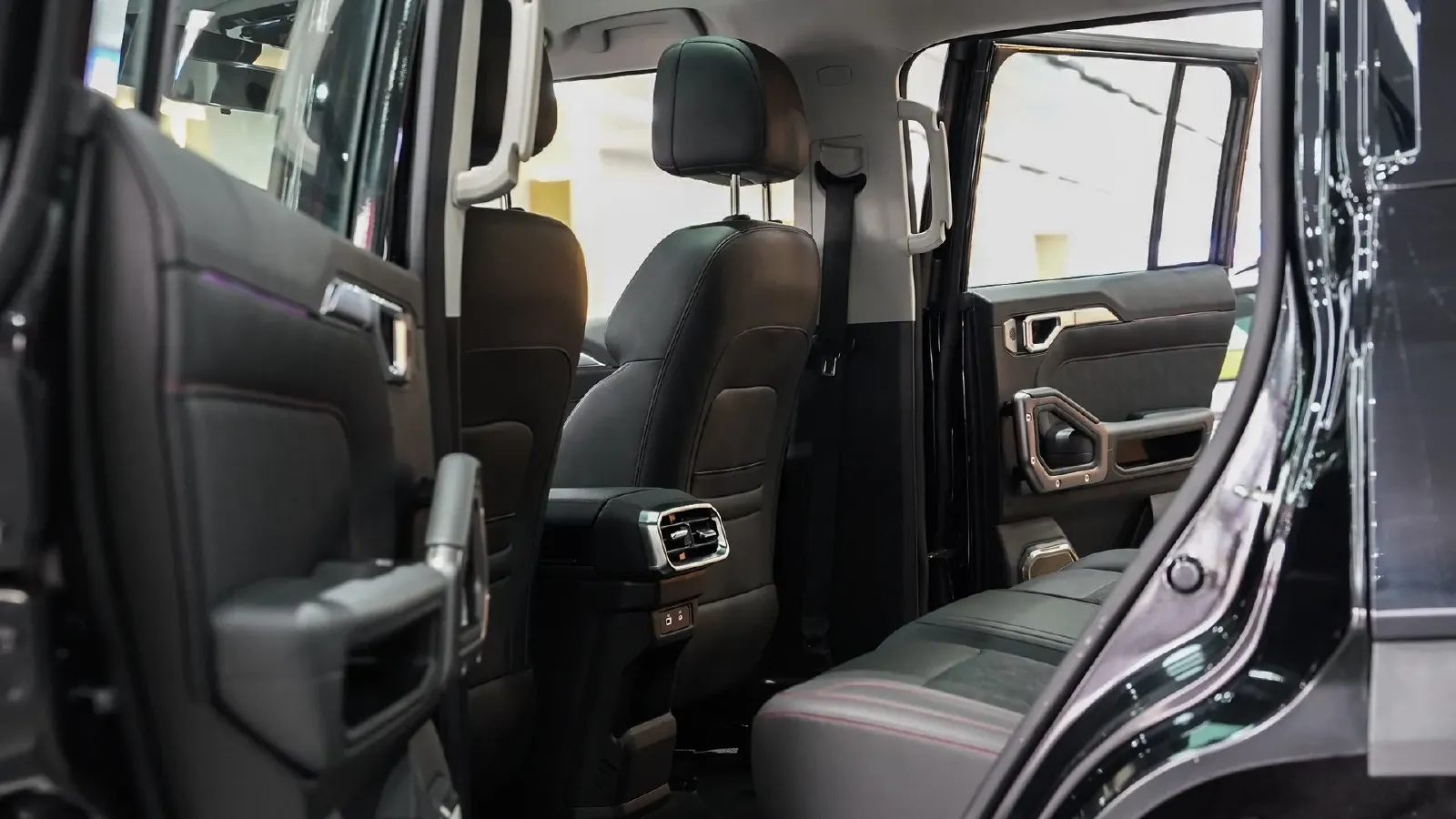 2024 Jetour ShanHai TravellerC-DM 1.5T 156HP L4 3DHT PHEV 43.24KWH,autocango,china used car exporter,china ev exporter,chinese used car exporter,chinese used ev exporter