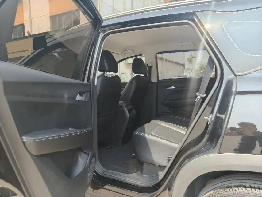 2020 BaoJun RS-3 1.5T 147HP L4 CVT,autocango,china used car exporter,china ev exporter,chinese used car exporter,chinese used ev exporter