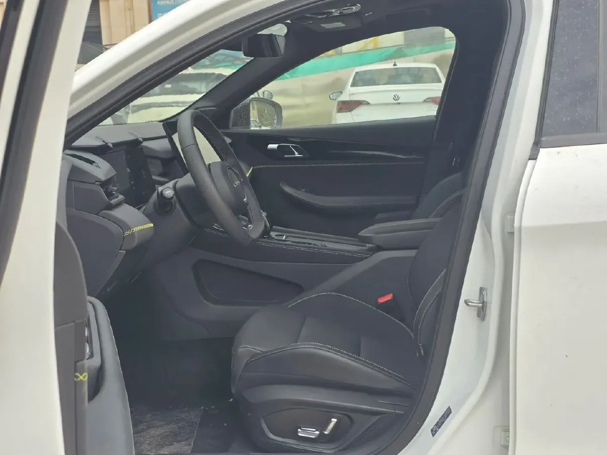 2023 LYNK&CO 01 2.0T 254HP L4 8AT,autocango,china used car exporter,china ev exporter,chinese used car exporter,chinese used ev exporter