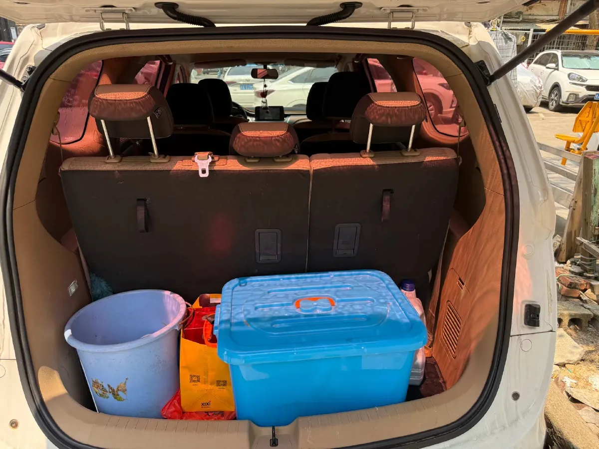 2017 BaoJun 730 1.5T 150HP L4 6MT,autocango,china used car exporter,china ev exporter,chinese used car exporter,chinese used ev exporter