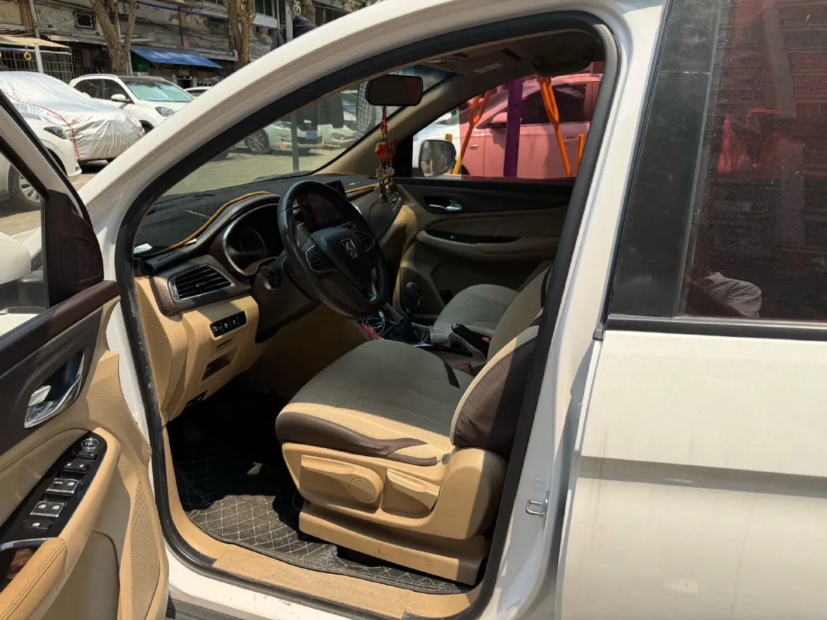 2017 BaoJun 730 1.5T 150HP L4 6MT,autocango,china used car exporter,china ev exporter,chinese used car exporter,chinese used ev exporter