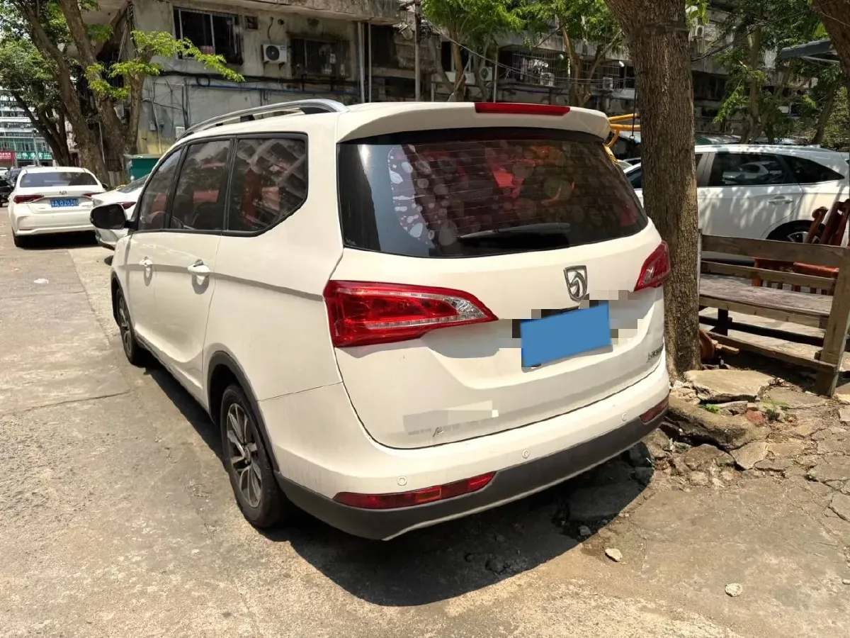 2017 BaoJun 730 1.5T 150HP L4 6MT,autocango,china used car exporter,china ev exporter,chinese used car exporter,chinese used ev exporter