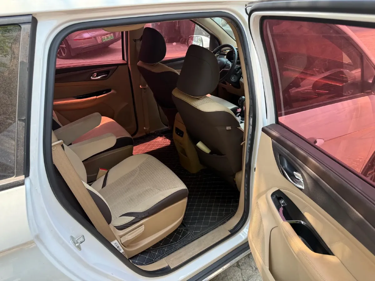 2017 BaoJun 730 1.5T 150HP L4 6MT,autocango,china used car exporter,china ev exporter,chinese used car exporter,chinese used ev exporter