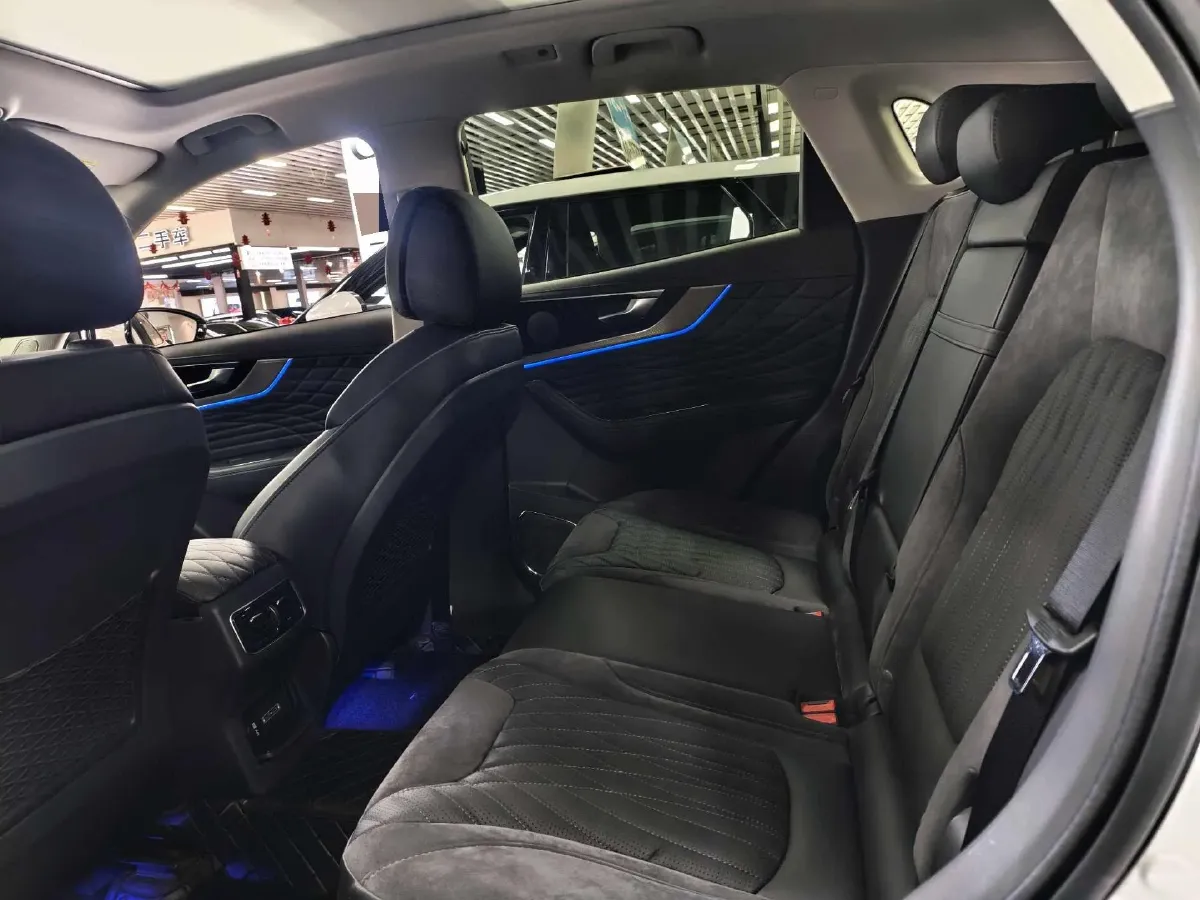 2022 HongQi HS5 2.0T 224HP L4 6AT,autocango,china used car exporter,china ev exporter,chinese used car exporter,chinese used ev exporter