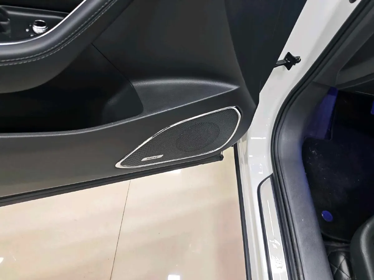 2022 HongQi HS5 2.0T 224HP L4 6AT,autocango,china used car exporter,china ev exporter,chinese used car exporter,chinese used ev exporter