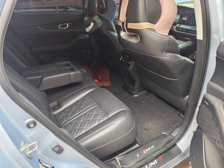 2021 ChangAn UNI-K 2.0T 233HP L4 8AT,autocango,china used car exporter,china ev exporter,chinese used car exporter,chinese used ev exporter