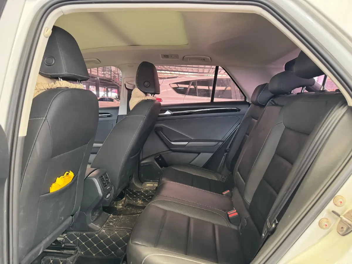 2022 Volkswagen T-Roc 1.4T 150HP L4 7DCT,autocango,china used car exporter,china ev exporter,chinese used car exporter,chinese used ev exporter