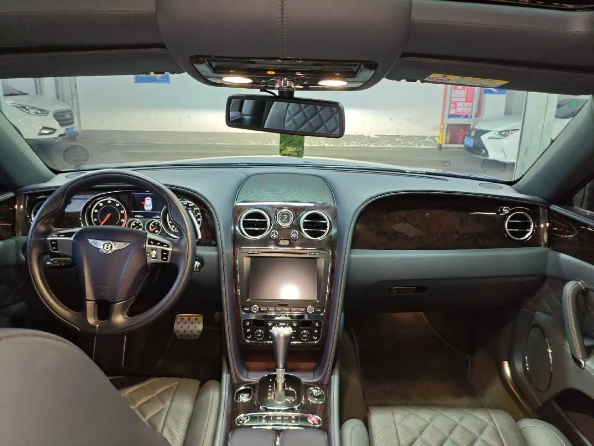 2017 Bentley Flying Spur 4.0T 528HP V8 8AT,autocango,china used car exporter,china ev exporter,chinese used car exporter,chinese used ev exporter
