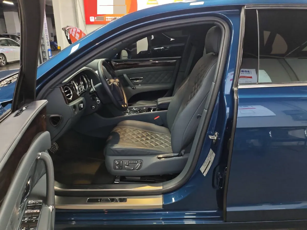 2017 Bentley Flying Spur 4.0T 528HP V8 8AT,autocango,china used car exporter,china ev exporter,chinese used car exporter,chinese used ev exporter