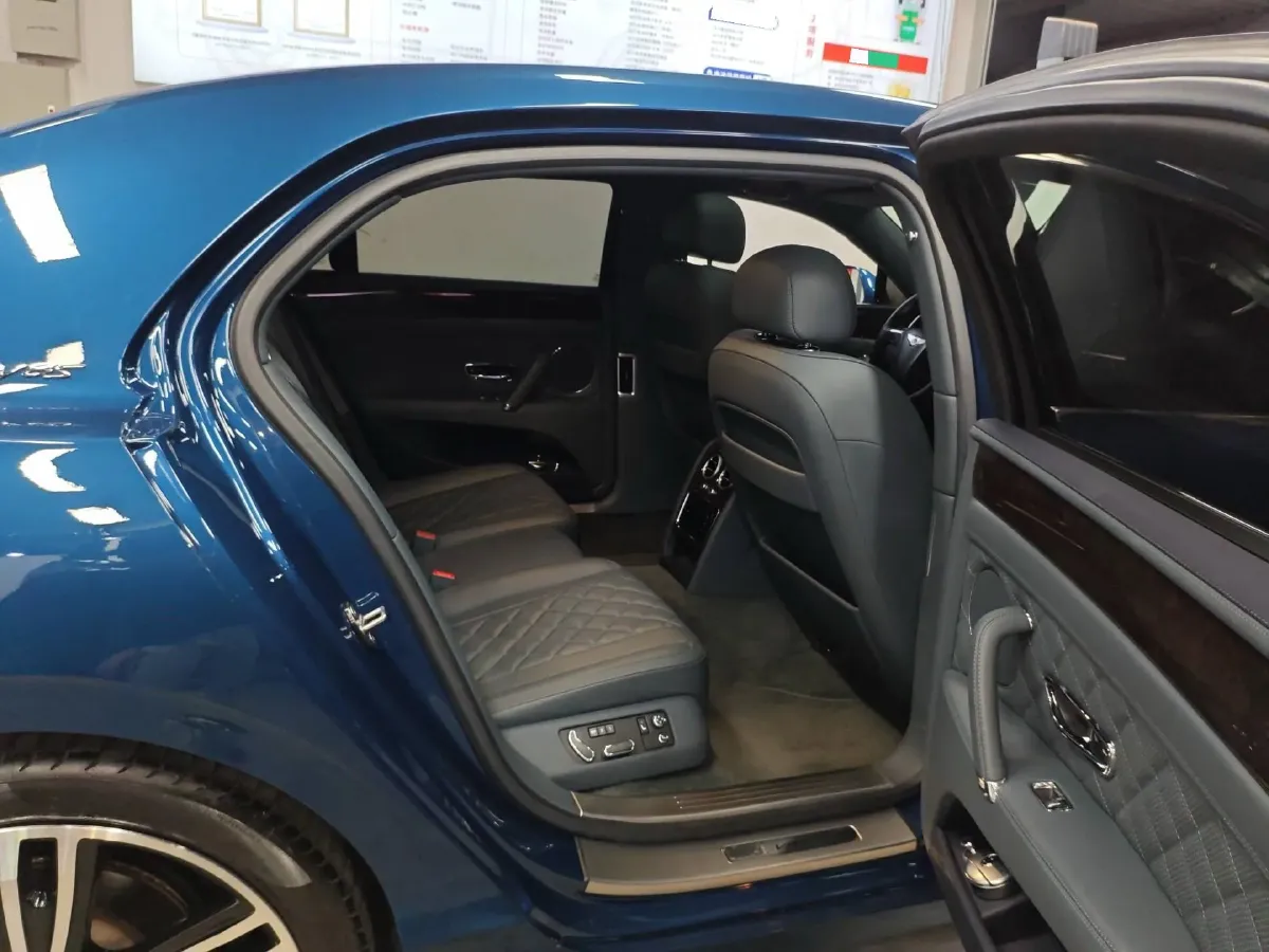 2017 Bentley Flying Spur 4.0T 528HP V8 8AT,autocango,china used car exporter,china ev exporter,chinese used car exporter,chinese used ev exporter