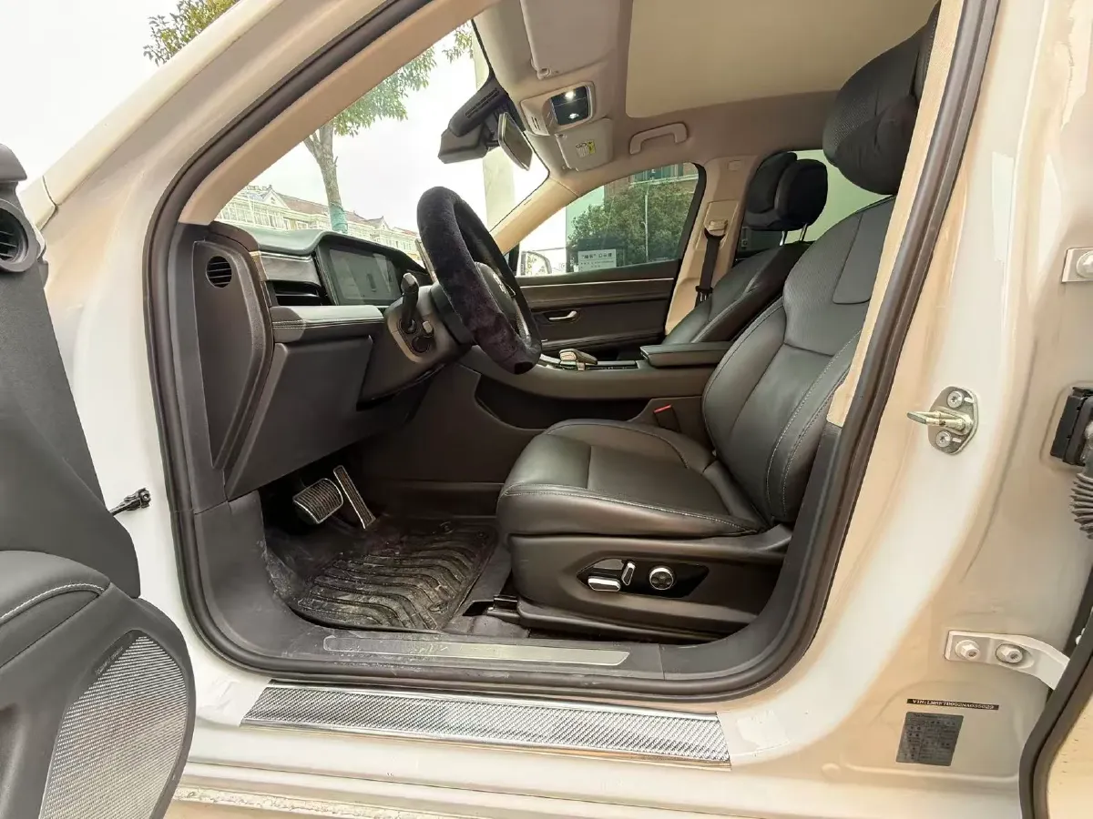 2022 AITO AITO M5 Range Extended 125HP REEV 40KWH,autocango,china used car exporter,china ev exporter,chinese used car exporter,chinese used ev exporter