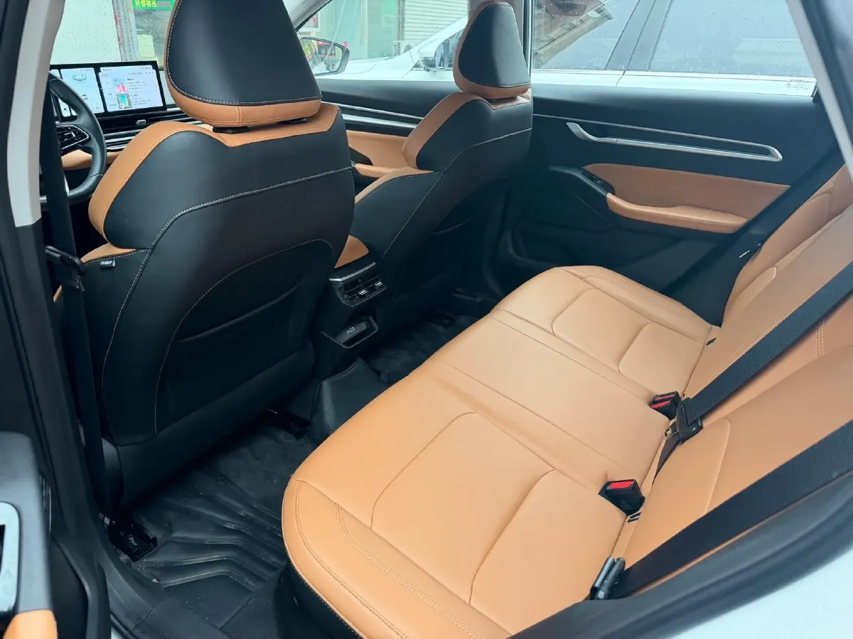 2025 Geely Emgrand 1.5L 127HP L4 CVT,autocango,china used car exporter,china ev exporter,chinese used car exporter,chinese used ev exporter