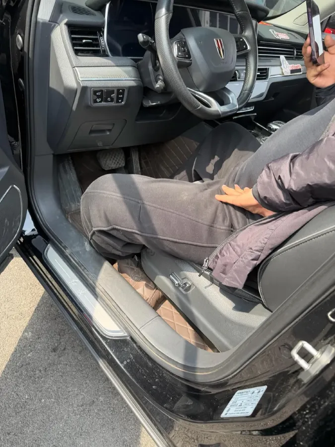 2022 HongQi HS5 2.0T 224HP L4 6AT,autocango,china used car exporter,china ev exporter,chinese used car exporter,chinese used ev exporter