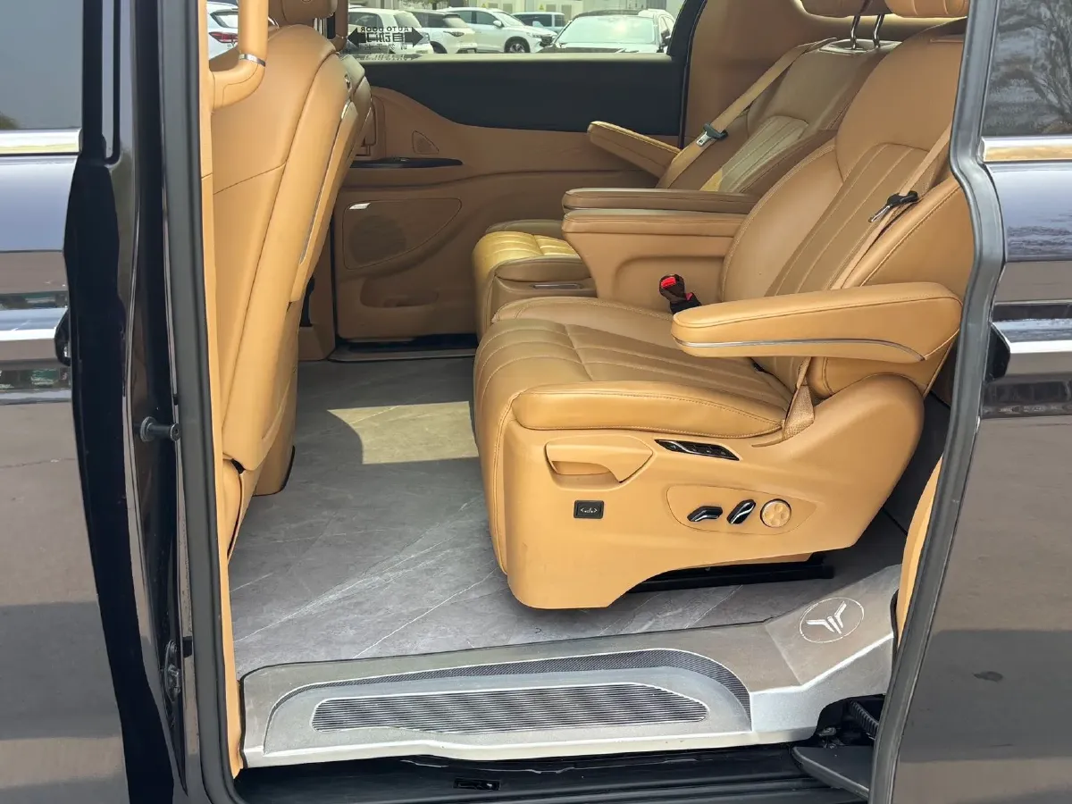 2022 Voyah Dream 1.5T 136HP L4 PHEV 25.57KWH,autocango,china used car exporter,china ev exporter,chinese used car exporter,chinese used ev exporter