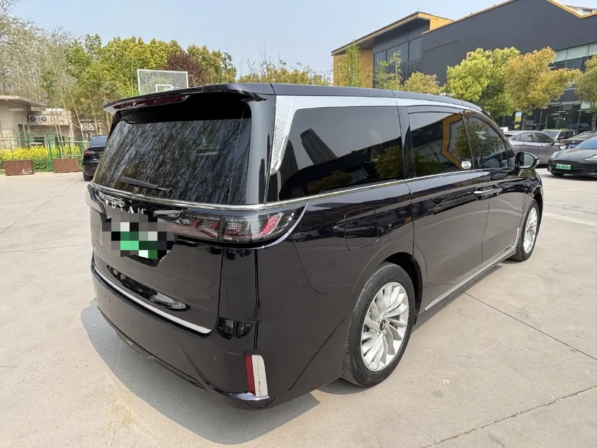 2022 Voyah Dream 1.5T 136HP L4 PHEV 25.57KWH,autocango,china used car exporter,china ev exporter,chinese used car exporter,chinese used ev exporter