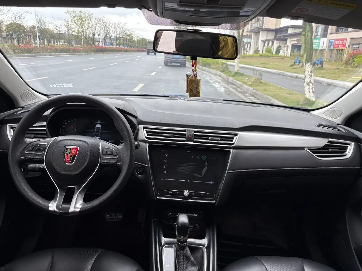 2020 Roewe i5 1.5L 120HP L4 CVT,autocango,china used car exporter,china ev exporter,chinese used car exporter,chinese used ev exporter