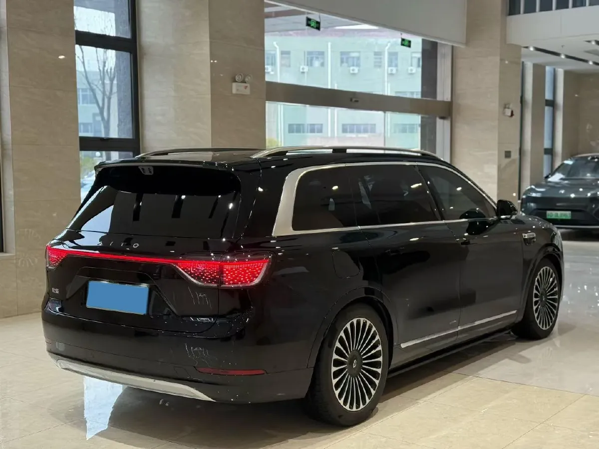 2025 AITO AITO M9 REEV 160HP REEV 52KWH,autocango,china used car exporter,china ev exporter,chinese used car exporter,chinese used ev exporter