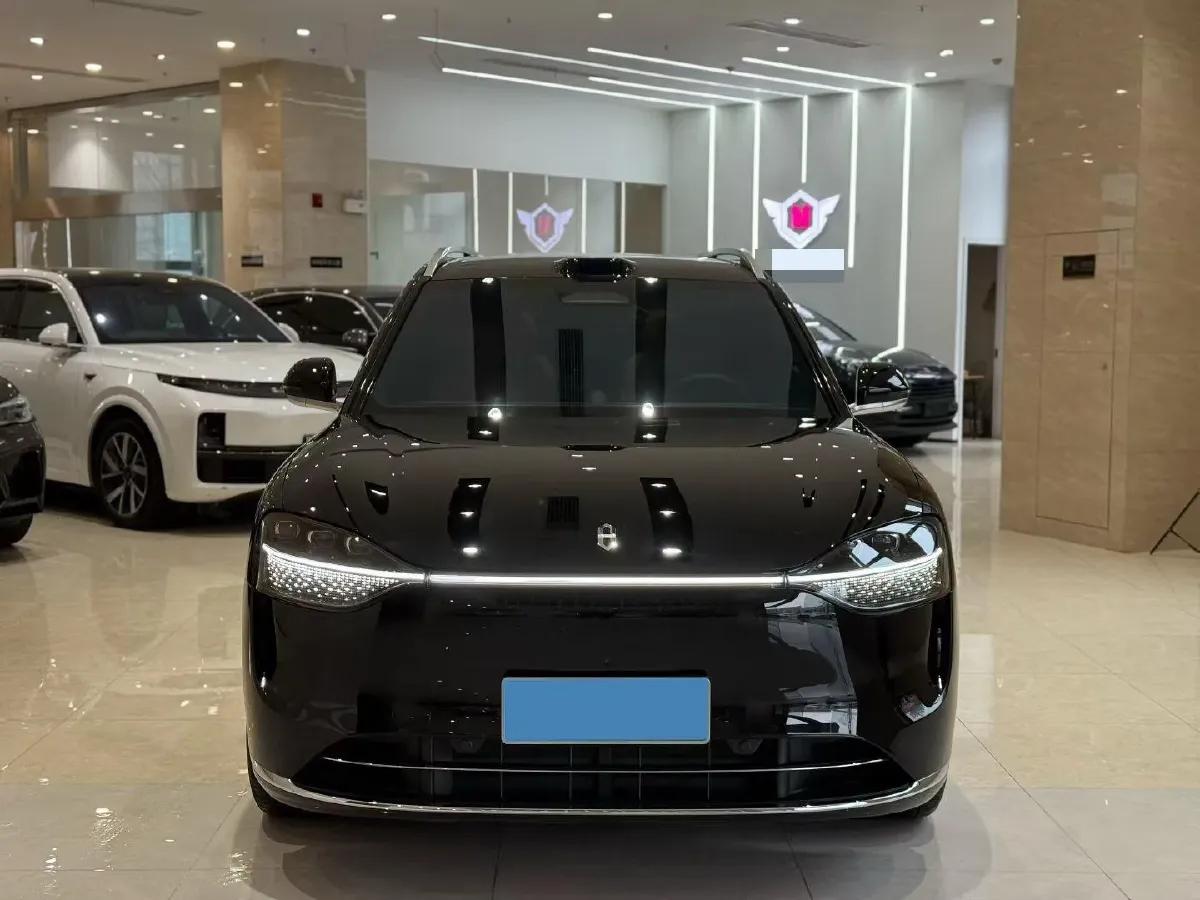 2025 AITO AITO M9 REEV 160HP REEV 52KWH,autocango,china used car exporter,china ev exporter,chinese used car exporter,chinese used ev exporter