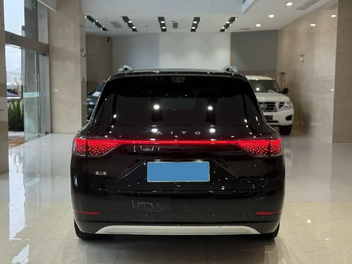2025 AITO AITO M9 REEV 160HP REEV 52KWH,autocango,china used car exporter,china ev exporter,chinese used car exporter,chinese used ev exporter