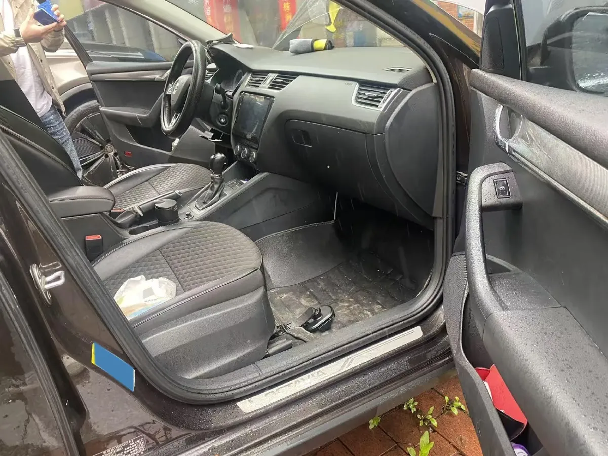 2018 Skoda Octavia 1.2T 116HP L4 7DCT,autocango,china used car exporter,china ev exporter,chinese used car exporter,chinese used ev exporter