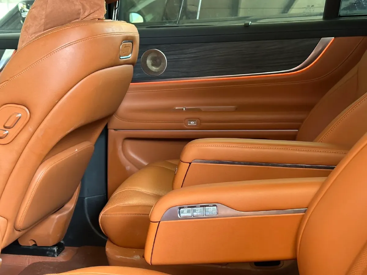 2024 AITO AITO M9 1.5T 152HP L4 REEV 42KWH,autocango,china used car exporter,china ev exporter,chinese used car exporter,chinese used ev exporter